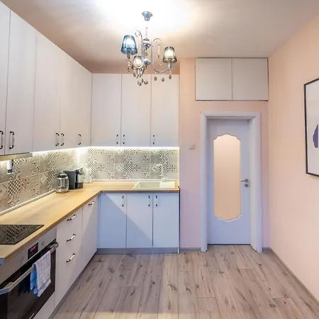 Spacious 1bdr Near city Center *