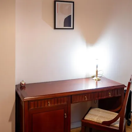 Spacious 1bdr Near city Center Lejlighed