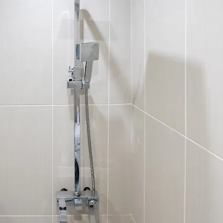 דירה Spacious 1bdr Near city Center *