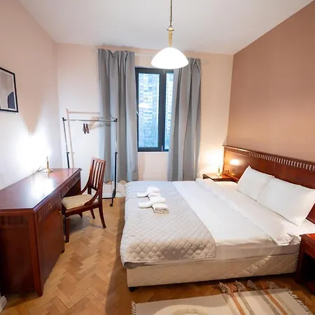 Spacious 1bdr Near city Center *