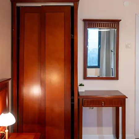 아파트 Spacious 1bdr Near city Center