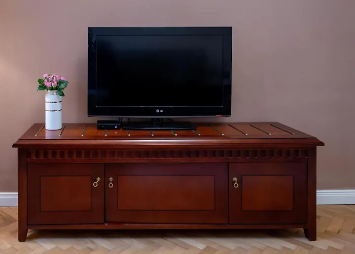 Spacious 1bdr Near city Center *